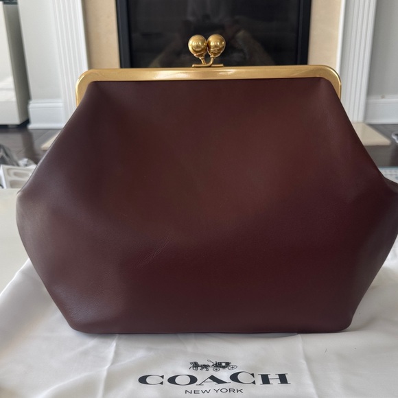 Coach Handbags - Coach Large Kisslock Frame Bag